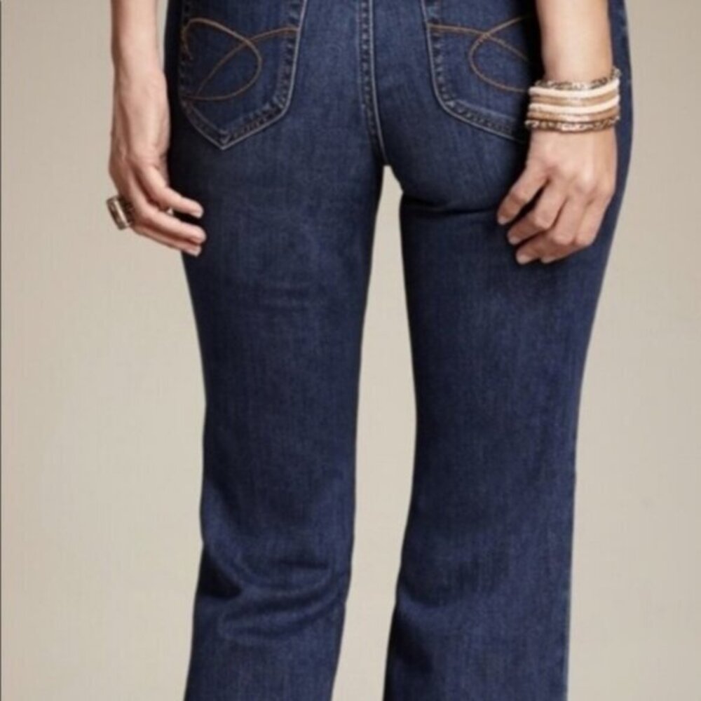 Chico’s Platinum Dark Wash Ultimate Fit Slim Leg Jeans Size 0.5 Converts to a 6 - Picture 2 of 8